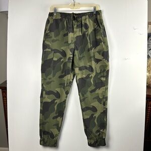 ALMOST FAMOUS SZ M NWT CAMO JOGGER STYLE FABRIC APPEARS TO BE RAIN RESISTANT